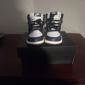 Nike Kids Navy and White High-Top Sneakers Brand New 8c